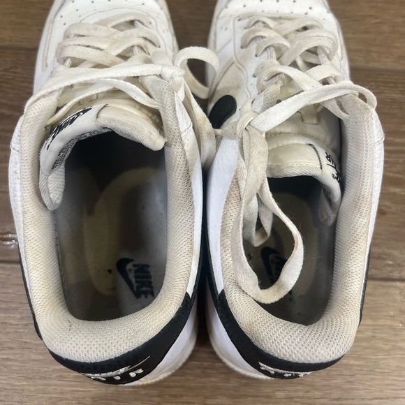 Mens Nike White & Black Air Force 1 - Picture 5 of 9